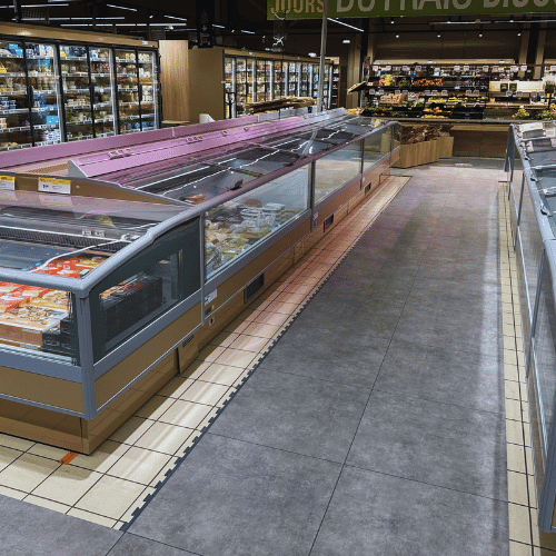 Image de l’article “Comment poser des dalles pvc clipsables sur du carrelage ?” – Matted.fr