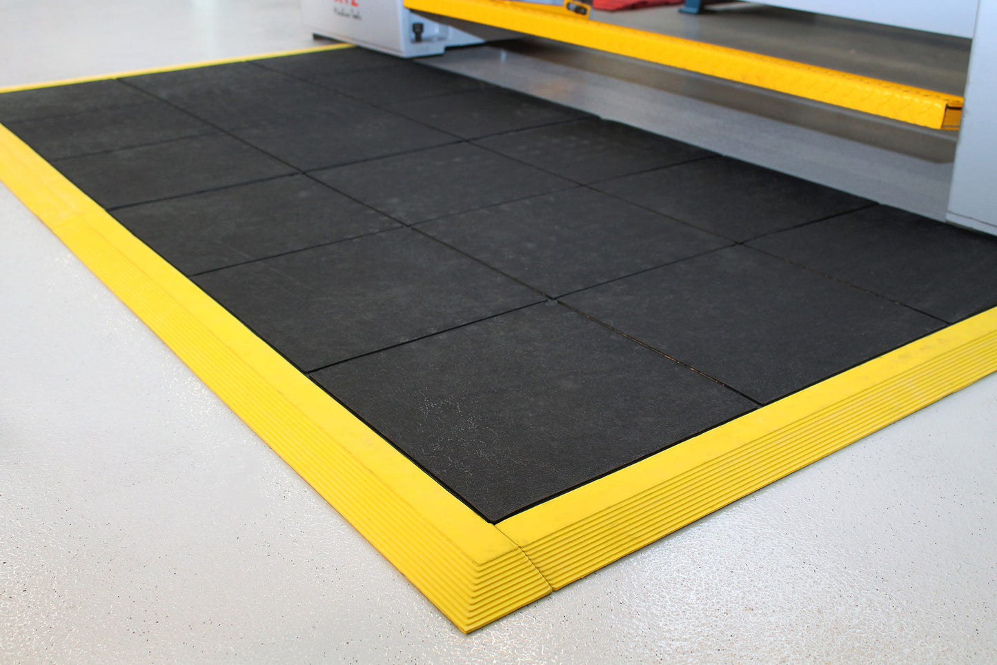 Fatigue-Step® Solid – Dalle anti-fatigue modulaire 18 mm à surface pleine (usage industriel)