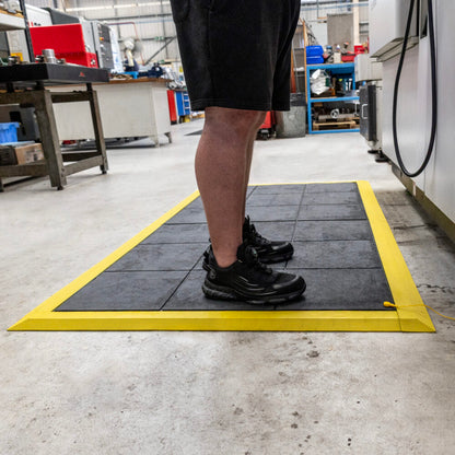 Fatigue-Step Solid ESD au poste de travail, avec bordures jaunes (vendues séparément)
